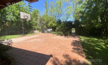 CASA EN VENTA PARA VIVIENDA FAMILIAR O DESARROLLO MULTIFAMILIAR-- MAROTO PROPIEDADES