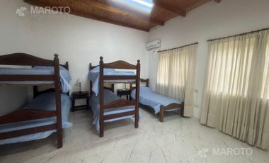 CASA EN VENTA PARA VIVIENDA FAMILIAR O DESARROLLO MULTIFAMILIAR-- MAROTO PROPIEDADES