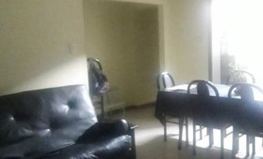 Departamento tipo casa, al frente, 2 ambientes.-