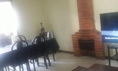 Departamento tipo casa, al frente, 2 ambientes.-