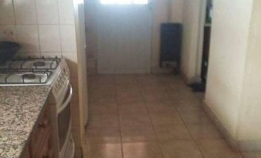 Chalet, 4 ambientes con pileta en  Lomas de Zamora