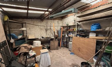 Venta de Casa 3 ambientes con jardín en Ezpeleta Oeste