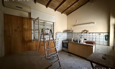 Venta de Casa 3 ambientes con jardín en Ezpeleta Oeste