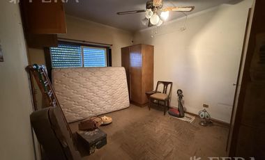 Venta de Casa 3 ambientes con jardín en Ezpeleta Oeste