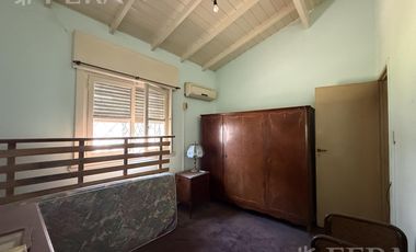 Venta de Casa 3 ambientes con jardín en Ezpeleta Oeste