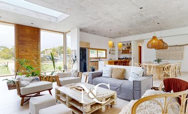 Casa en venta en Costa Esmeralda fondo libre al bosque