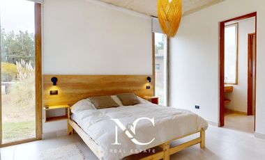 Casa en venta en Costa Esmeralda fondo libre al bosque