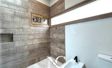 Casa en venta en Costa Esmeralda fondo libre al bosque