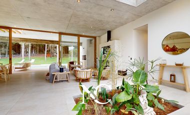 Casa en venta en Costa Esmeralda fondo libre al bosque