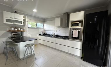 Venta casa de 4 ambientes con piscina en Barrio El Hípico - Ranelagh