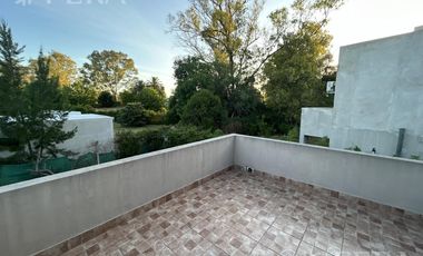 Venta casa de 4 ambientes con piscina en Barrio El Hípico - Ranelagh