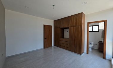 Casa en Venta enorme jardín fraccionamiento Rio del Dorado