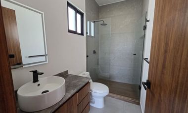 Casa en Venta enorme jardín fraccionamiento Rio del Dorado