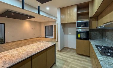 Casa en Venta de UN PISO con 3 RECAMARAS  Lomas de la Rioja