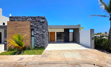 Casa en Venta de UN PISO con 3 RECAMARAS  Lomas de la Rioja