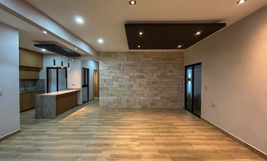 Casa en Venta de UN PISO con 3 RECAMARAS  Lomas de la Rioja