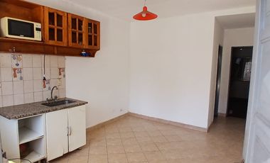 Alquiler de departamento 2 ambientes a metros de la Rotonda   de San justo