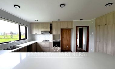 Moderna casa se arrienda a 8 minutos Colegio Alemán, Puerto Varas