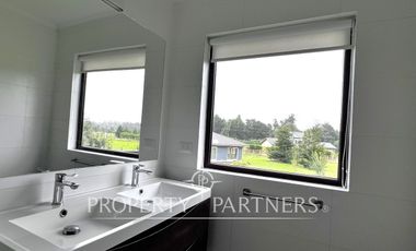 Moderna casa se arrienda a 8 minutos Colegio Alemán, Puerto Varas