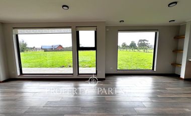 Moderna casa se arrienda a 8 minutos Colegio Alemán, Puerto Varas