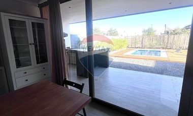 Casa Las Loicas, Colina 3D+4B, Piscina y Jardín