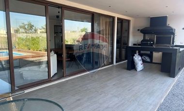 Casa Las Loicas, Colina 3D+4B, Piscina y Jardín