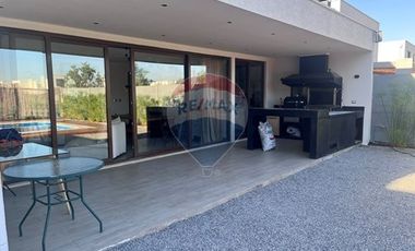 Casa Las Loicas, Colina 3D+4B, Piscina y Jardín