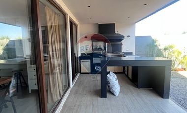 Casa Las Loicas, Colina 3D+4B, Piscina y Jardín