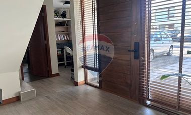 Casa Las Loicas, Colina 3D+4B, Piscina y Jardín