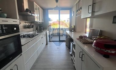 Casa Las Loicas, Colina 3D+4B, Piscina y Jardín