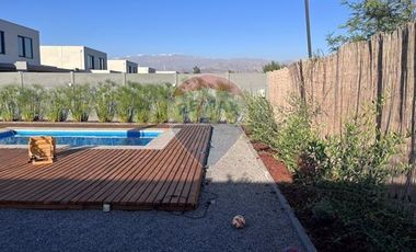 Casa Las Loicas, Colina 3D+4B, Piscina y Jardín