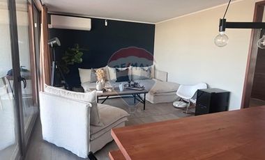 Casa Las Loicas, Colina 3D+4B, Piscina y Jardín