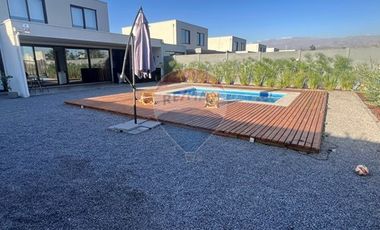 Casa Las Loicas, Colina 3D+4B, Piscina y Jardín