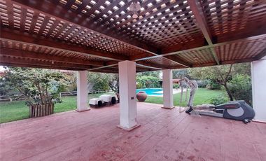 Casa en exclusivo sector de Santa Cruz