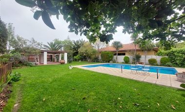 Casa en exclusivo sector de Santa Cruz