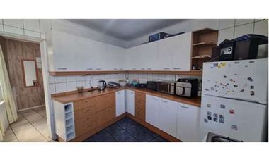 CASA EN VENTA OPORTUNIDAD A PASOS METRO LO CRUZAT