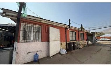 CASA EN VENTA OPORTUNIDAD A PASOS METRO LO CRUZAT