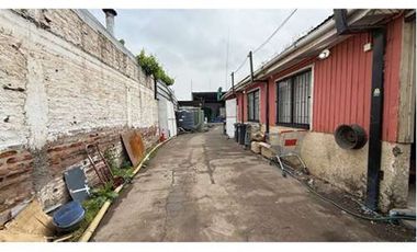 CASA EN VENTA OPORTUNIDAD A PASOS METRO LO CRUZAT
