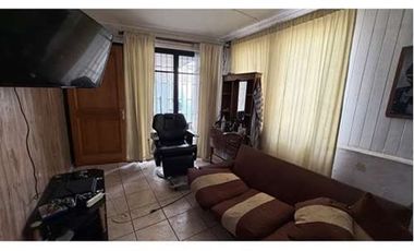 CASA EN VENTA OPORTUNIDAD A PASOS METRO LO CRUZAT