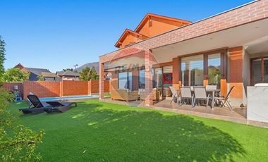 VENTA Casa No perimetral 4D-4B-3E-Piscina