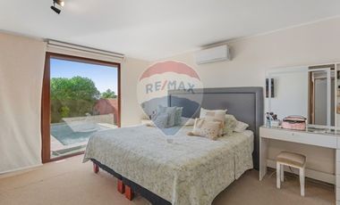 VENTA Casa No perimetral 4D-4B-3E-Piscina