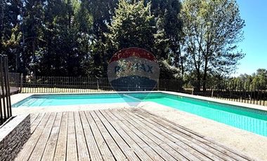 ESPECTACULAR CASA 560 M2 CONSTRUIDOS