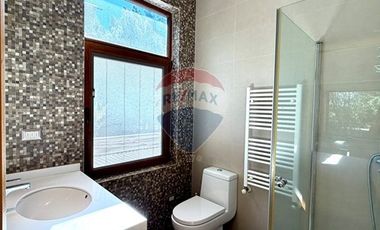 ESPECTACULAR CASA 560 M2 CONSTRUIDOS
