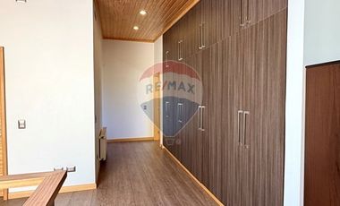 ESPECTACULAR CASA 560 M2 CONSTRUIDOS