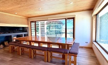 ESPECTACULAR CASA 560 M2 CONSTRUIDOS