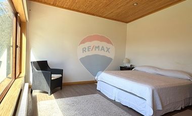 ESPECTACULAR CASA 560 M2 CONSTRUIDOS