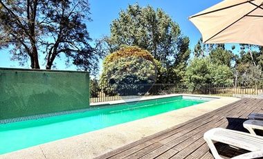 ESPECTACULAR CASA 560 M2 CONSTRUIDOS