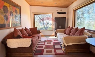 ESPECTACULAR CASA 560 M2 CONSTRUIDOS