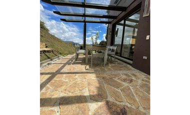 La Calera Espectacular Casa Campestre con Amplios y Verdes Espacios