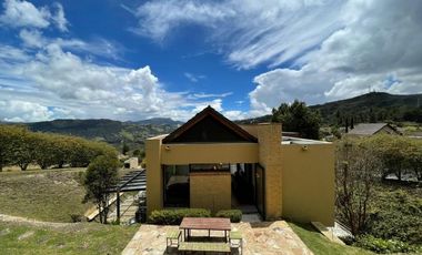 La Calera Espectacular Casa Campestre con Amplios y Verdes Espacios